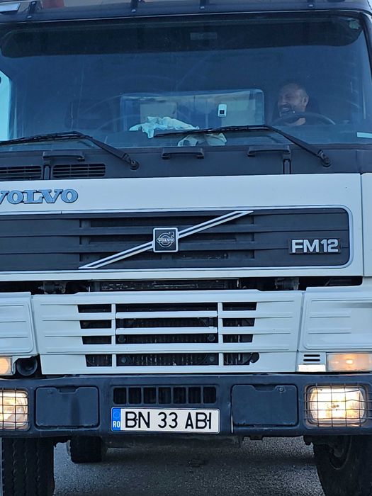 Volvo 8x4 basculabil