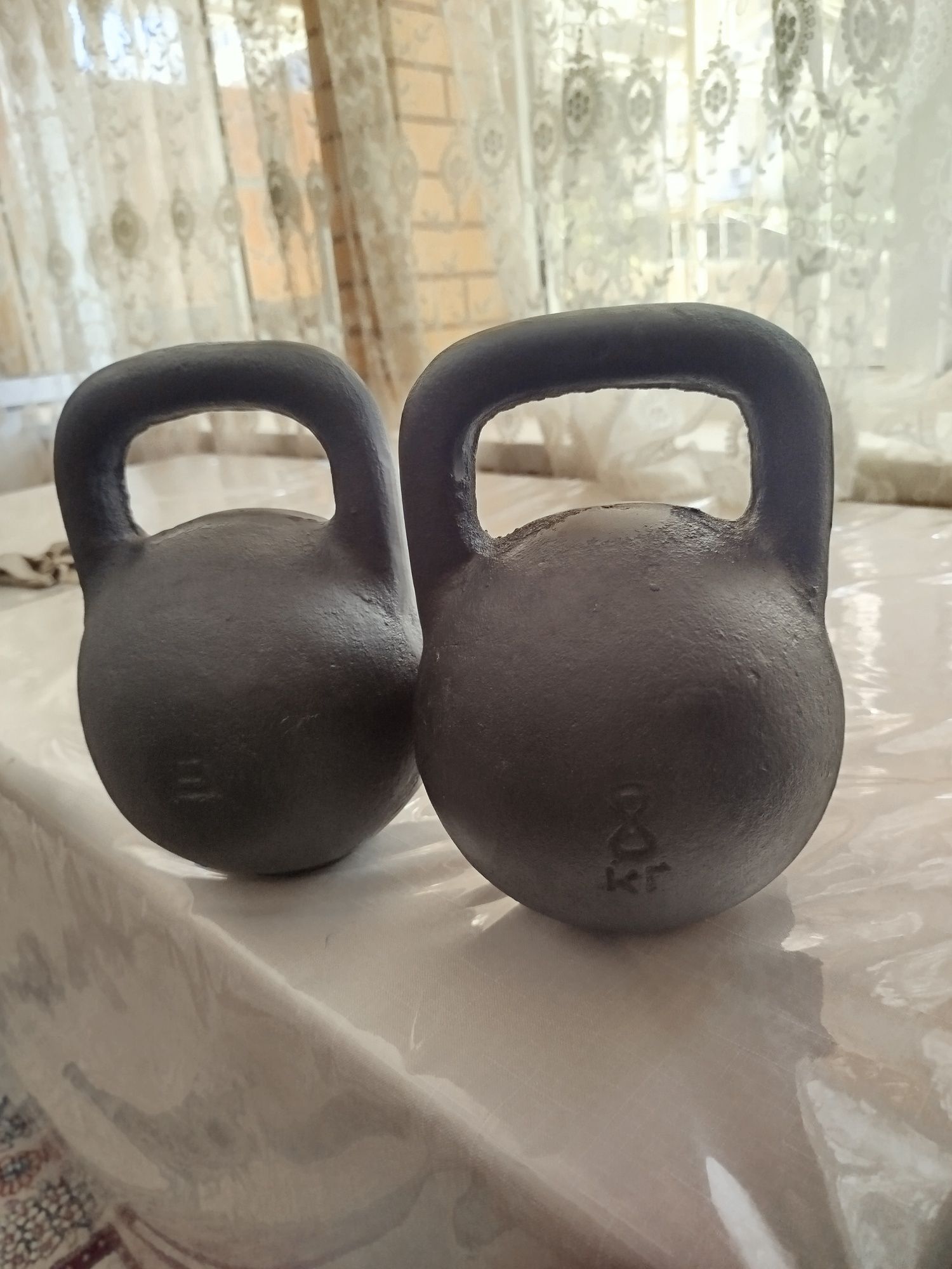 Продаются гантели резиновой обёрткой. 6-8-10 кг и гиря 8-16 32 кг