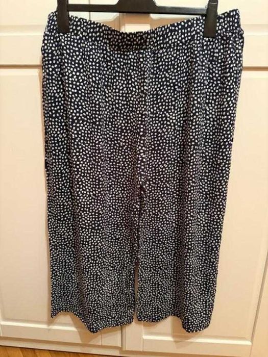 Pantaloni largi vascoza negru cu bulinute mar.46