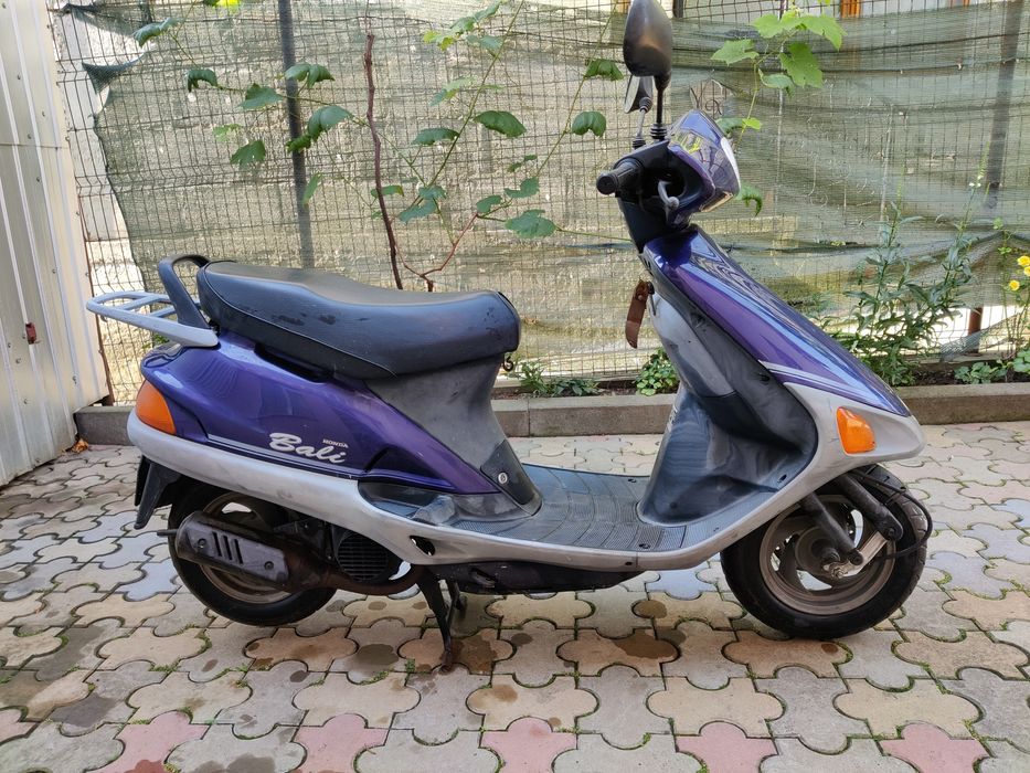 Scuter Honda Bali in 2 timpi. Cu acte