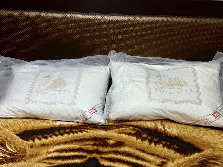 Перьевые подушки новые качество отличное