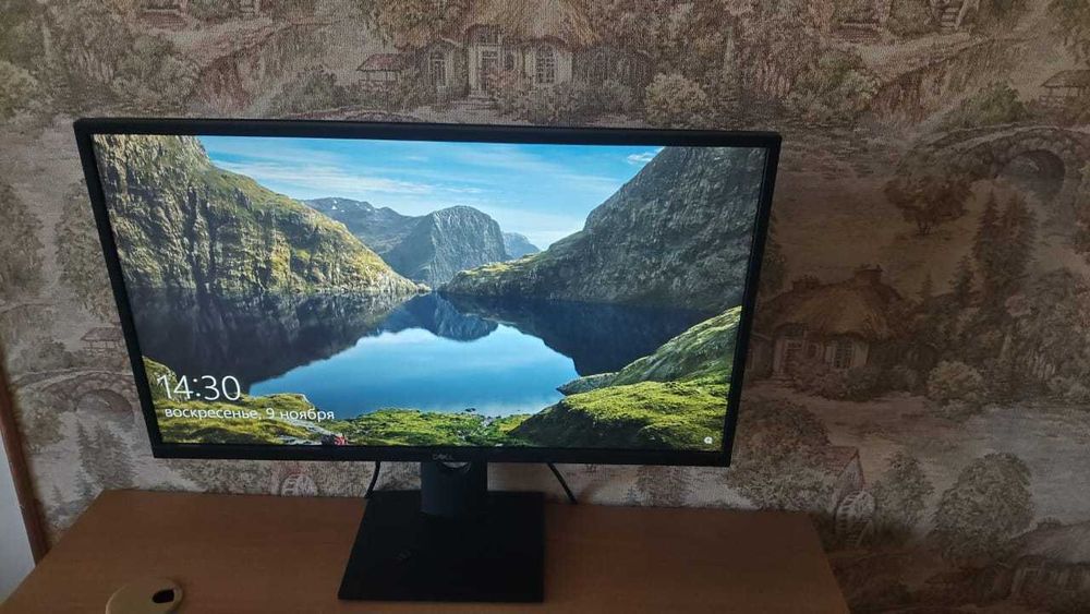 Монитор E2720HS в хорошем состоянии