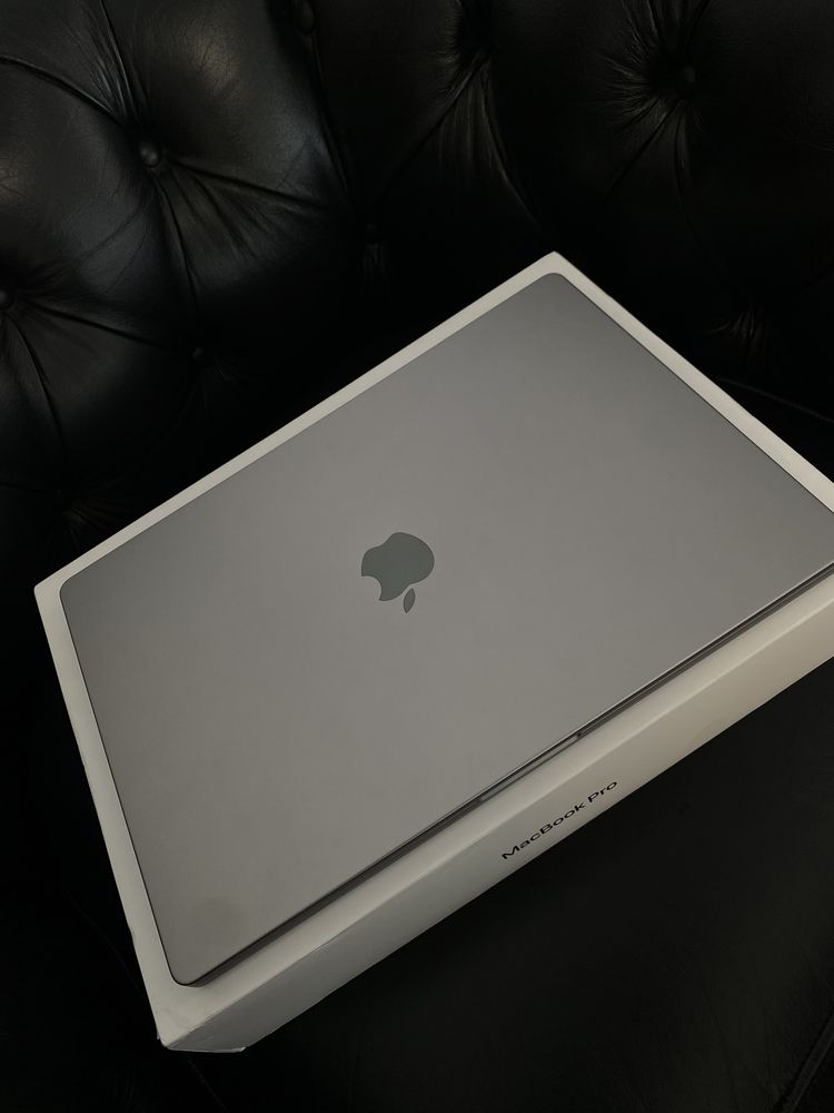 MacBook Pro 16-inch/ M1 Pro / 16 Gb RAM / 1 TB / Space Gray/ Ca nou