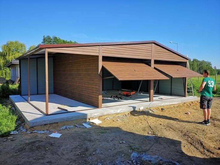 Vând garaje din structura metalica si panouri sandwich