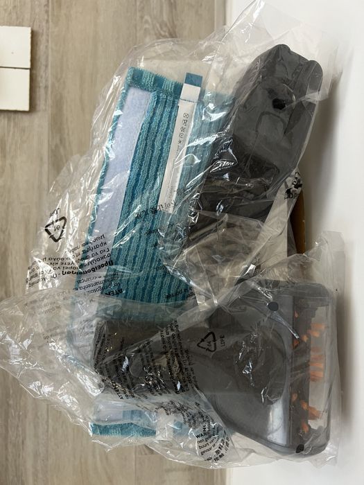 Безкабелна прахосмукачка Phillips SpeedPro Aqua FC6729