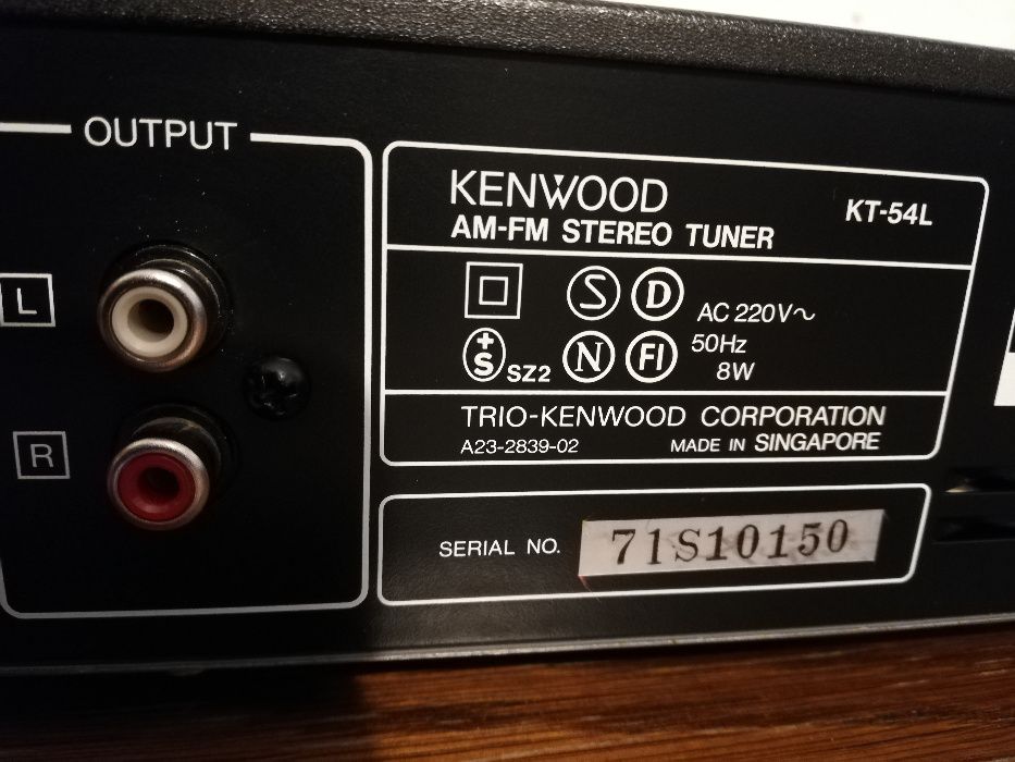 Tuner/Radio KENWOOD model KT-54L - FM Stereo /AM - Impecabil/Singapore