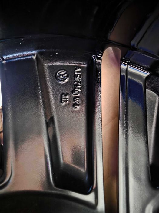 Оригинални джанти за VW 19" Нов лак  5x112 с централен отвор 57.1 мм