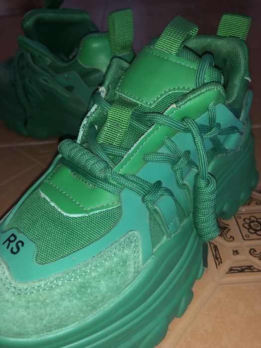 Vand adidasi cu platforma