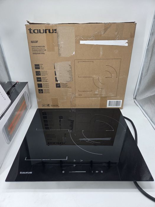 Индукционен котлон TAURUS с три зони за готвене и Flex Zone
С XXL 32 с