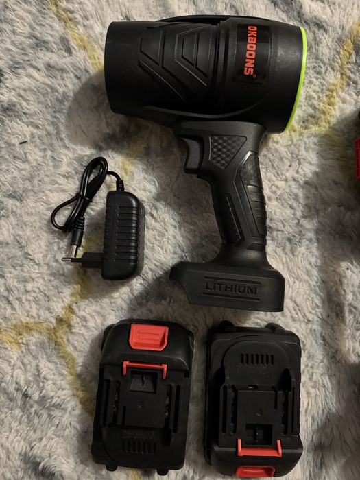 Suflantă portabilă cu 2 acumulatoare