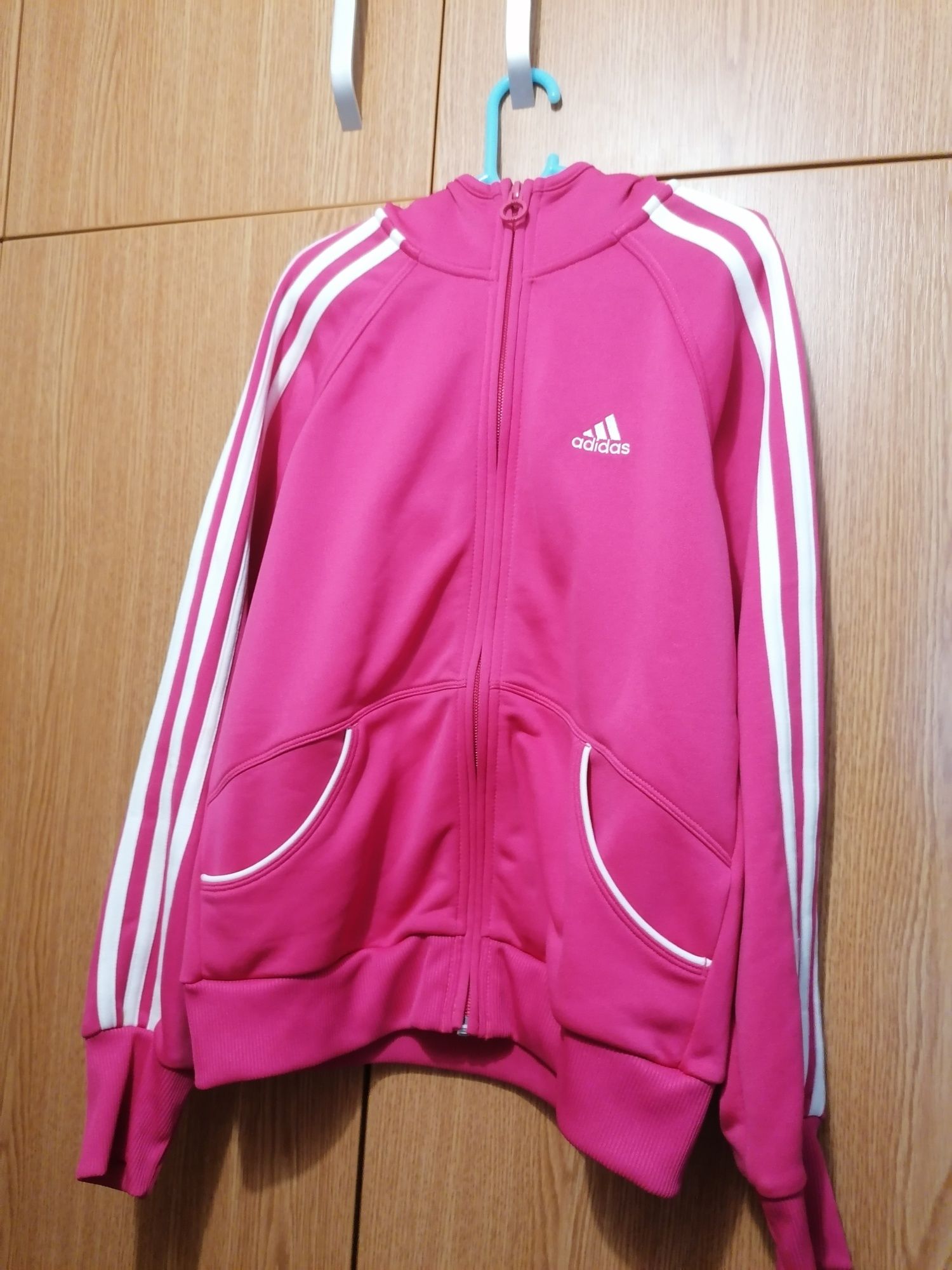 Vând hanorac dama adidas