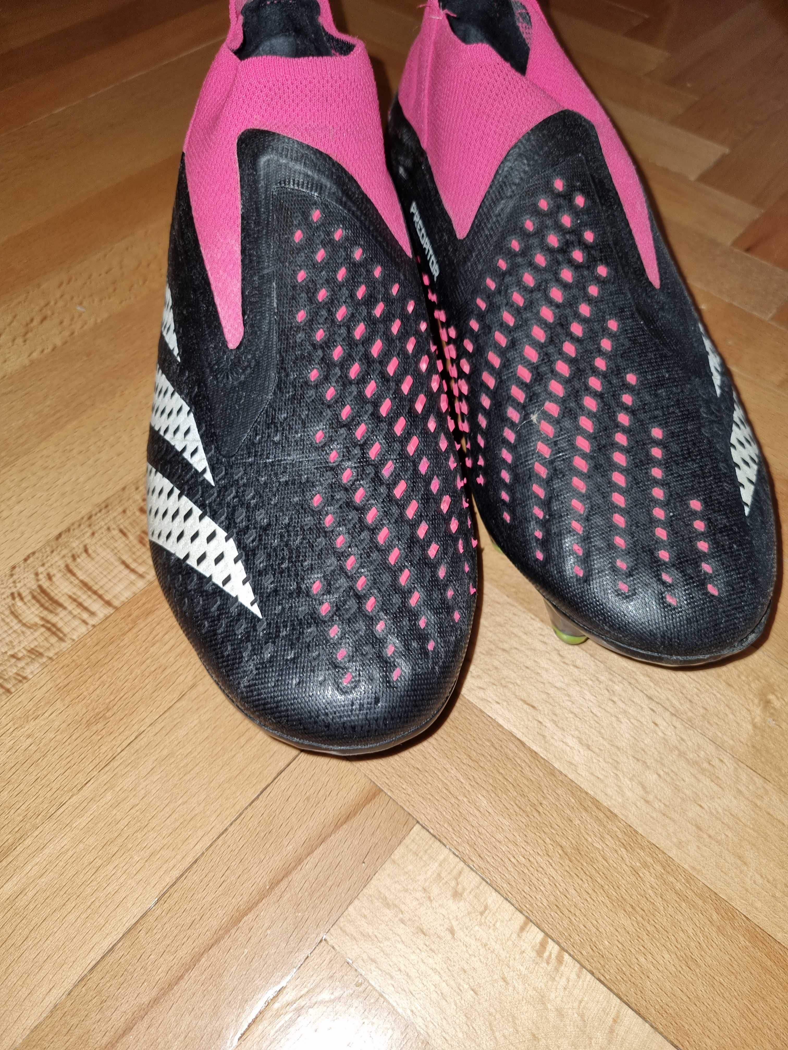 Pantofi fotbal adidas predator