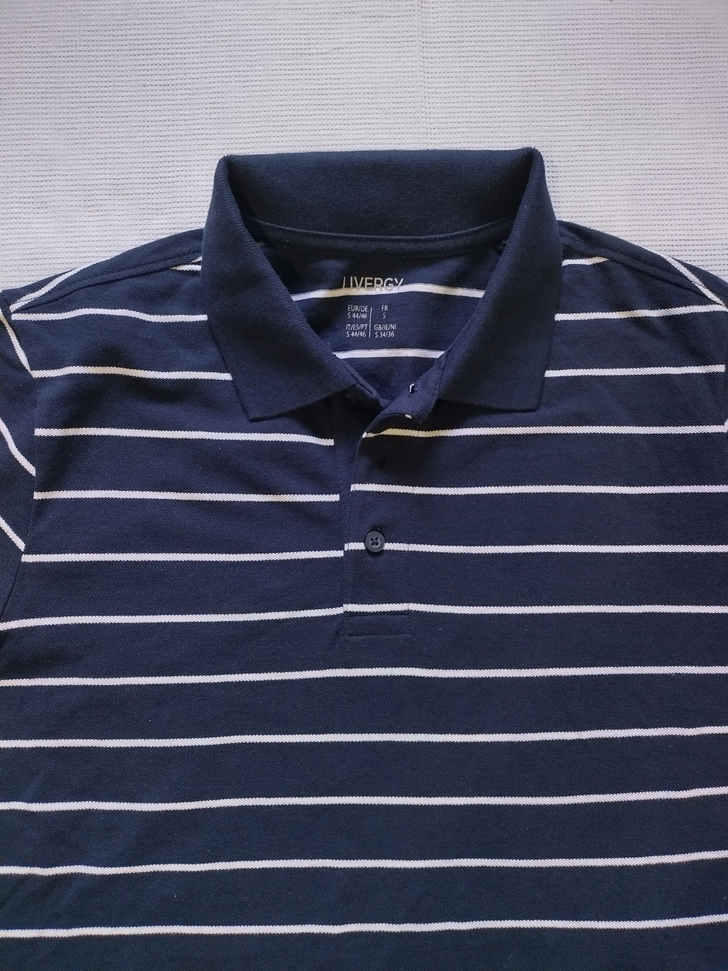 S. Nou. Tricou (gen polo)