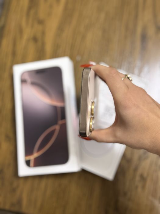 Продавам Iphone 16 Pro Max 256 GB Desert Titanium с оставаща гаранция.