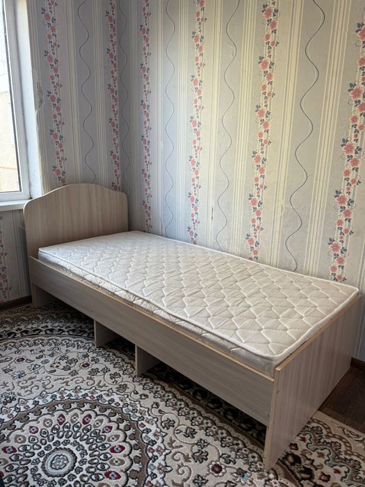 Продаю односпальную кровать