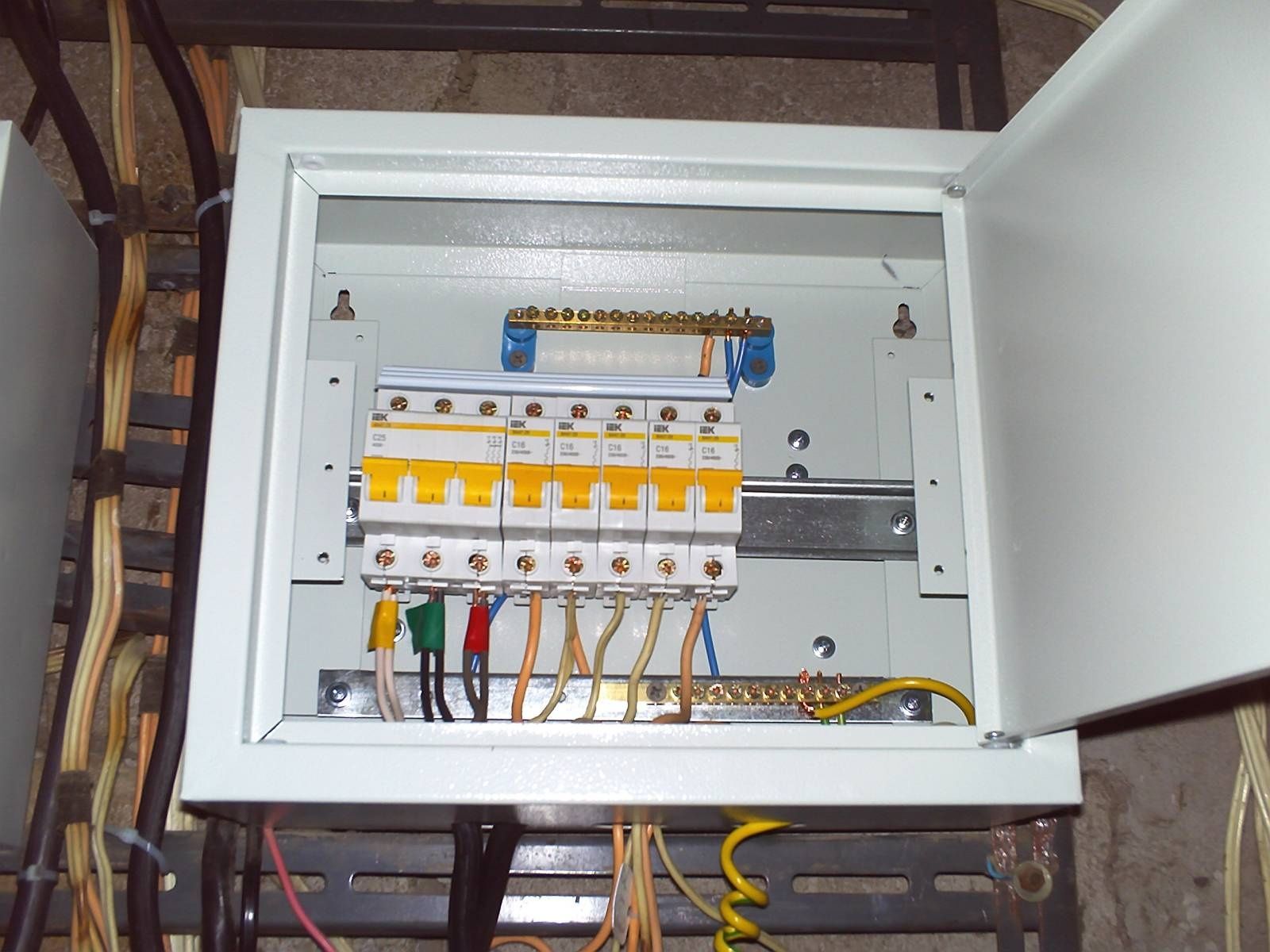Elektirik xizmatlar 24/7