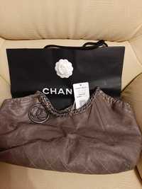 Vând geanta Chanel noua