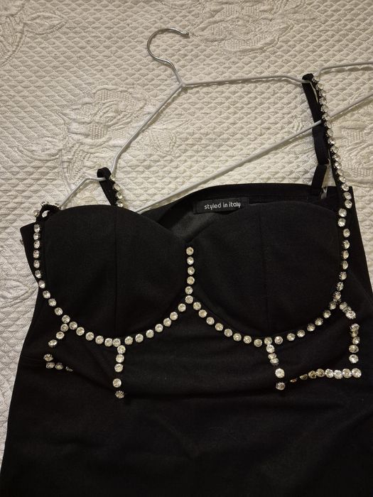 Черна елегантна рокля