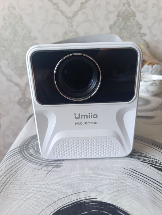 Проектор Umilo P860 почти новый