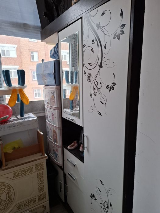 Прихожка продам...