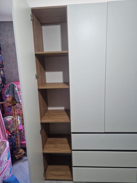 Шкаф в идеальном состоянии!