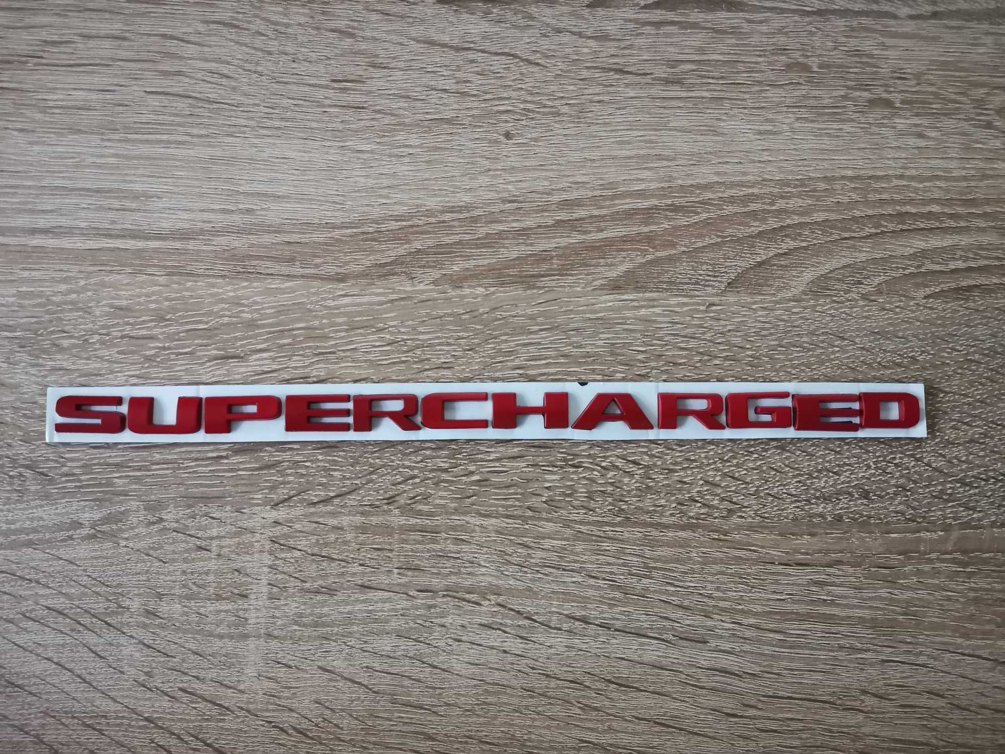 Supercharged емблема лого надпис