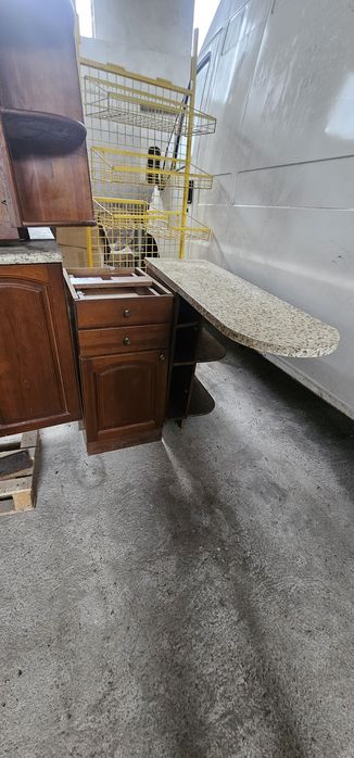 Голяма ъглова кухня