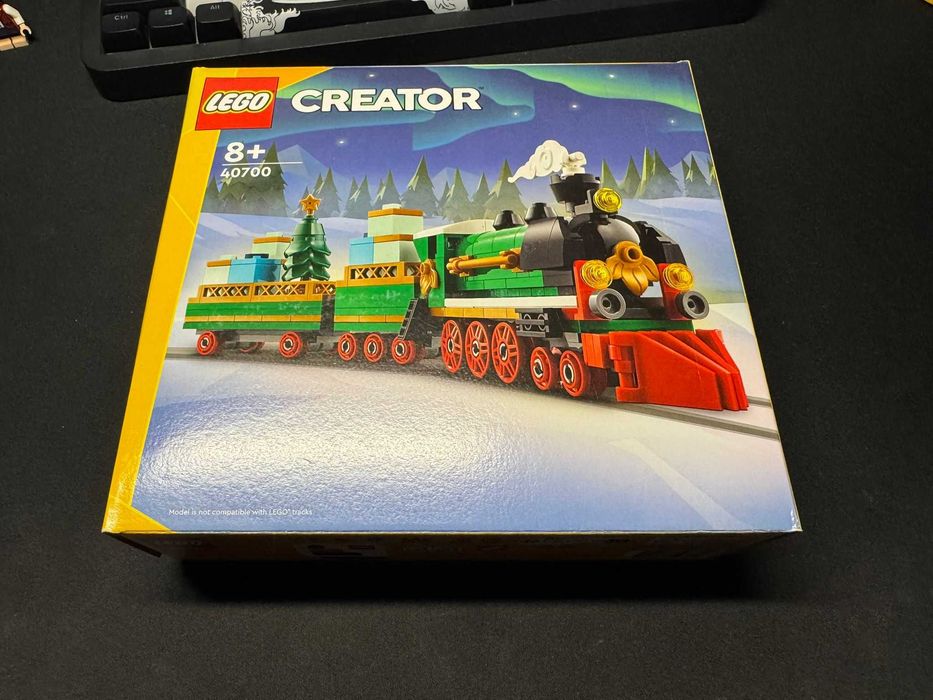 LEGO® Creator Trenul sărbătorilor de iarnă (40700) sigilat