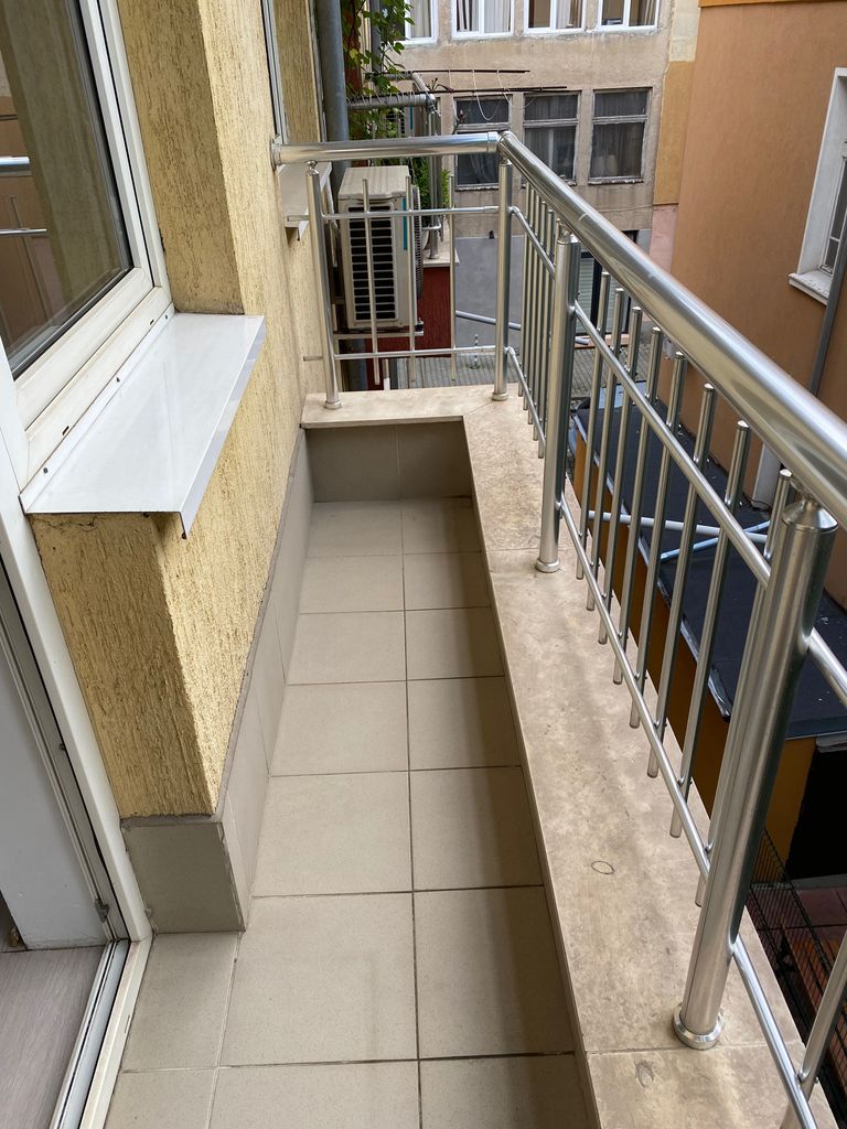 Дава се под наем Двустаен апартамент в София, Център - 55 кв.м за 450 € - Снимка #2