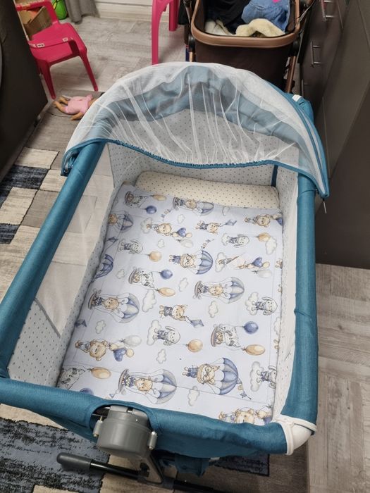 Vand patut copil și cuib cu pernuța și paturică