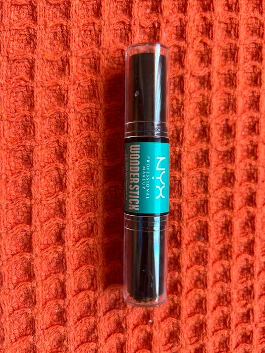 Бронзанти за flawless грим визия
