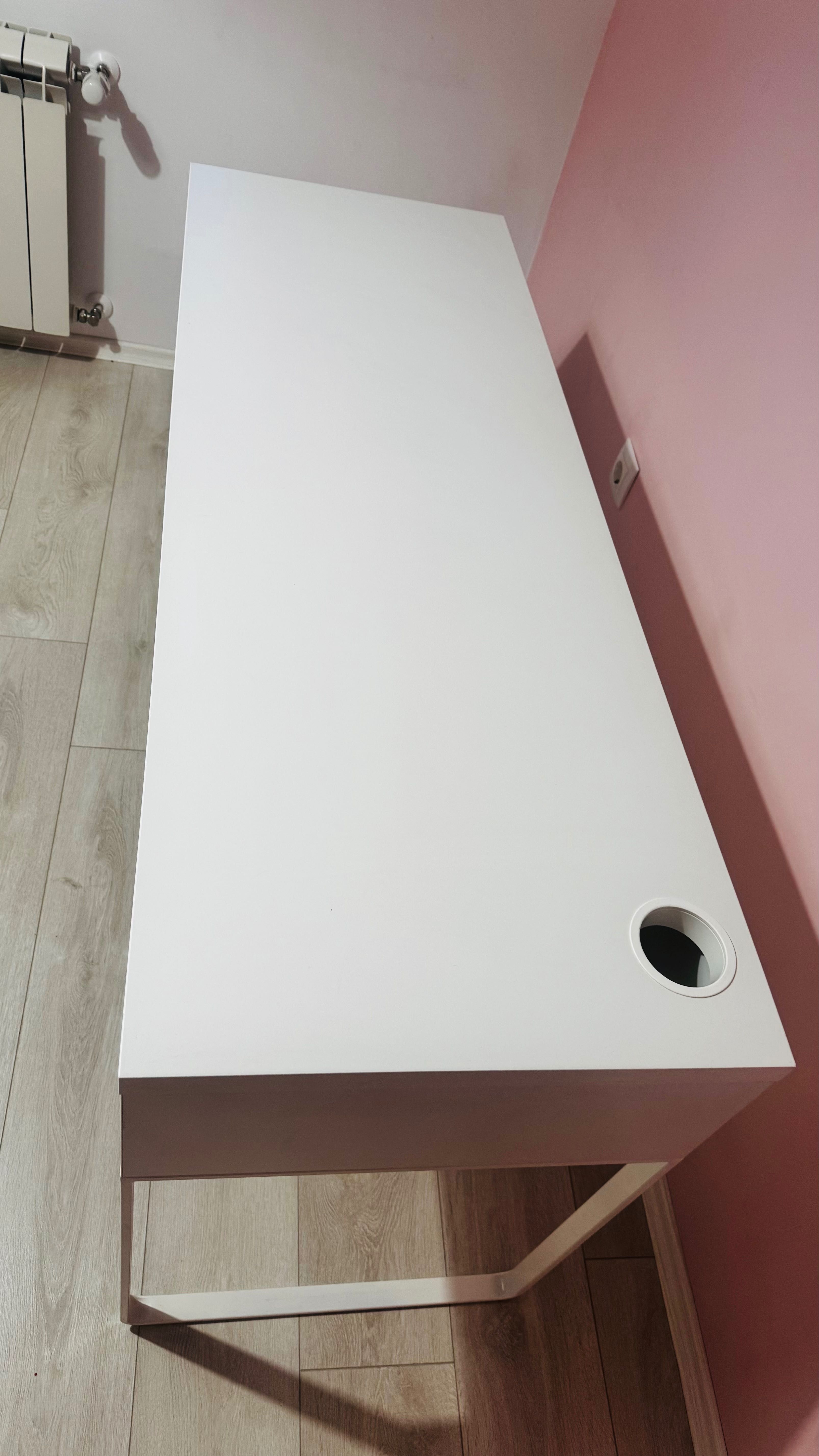 Бюро за детска стая или офис Ikea