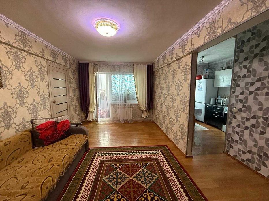 2 ком. на 28 квартале 5 этаж ул. Бирюзова