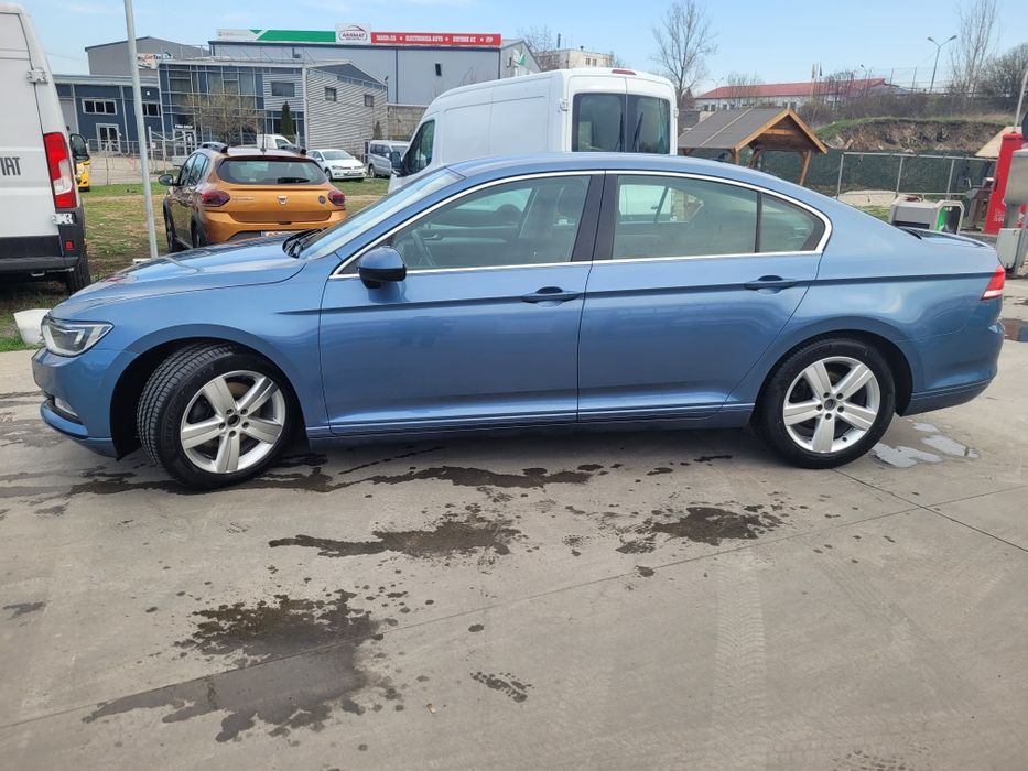 Vind Passat b8 an fabricație 2015 euro 6 pret 9300 euro