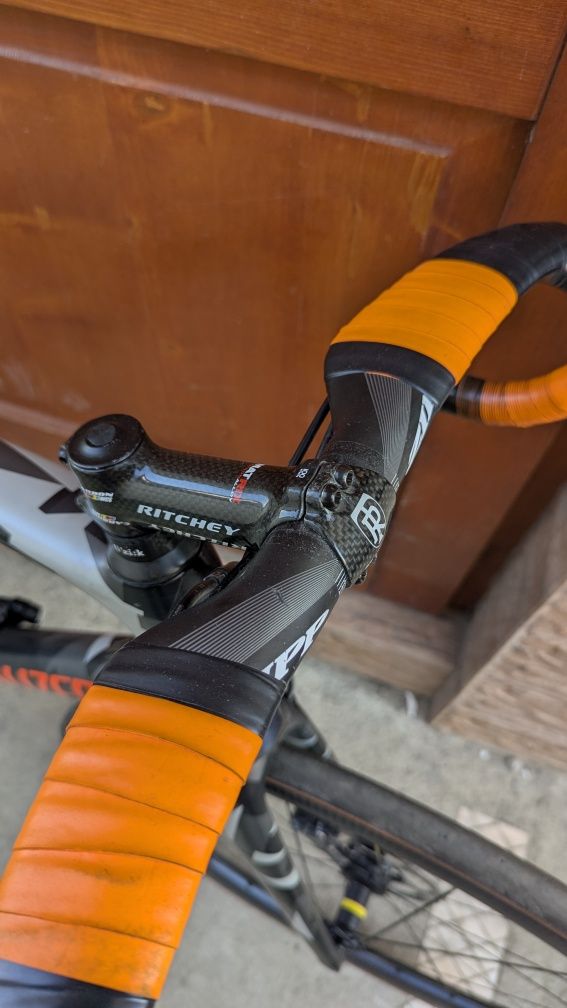 Cursiera Specialized tarmac disc expert carbon 2x11 dura ace Ultegra