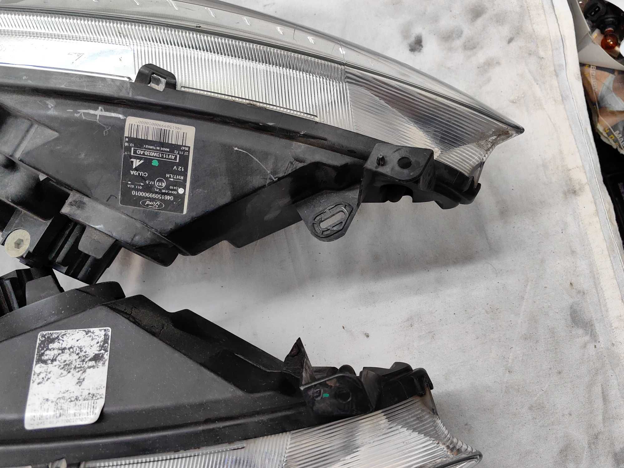 Оригинални  фарове  Форд  Ford B-Max