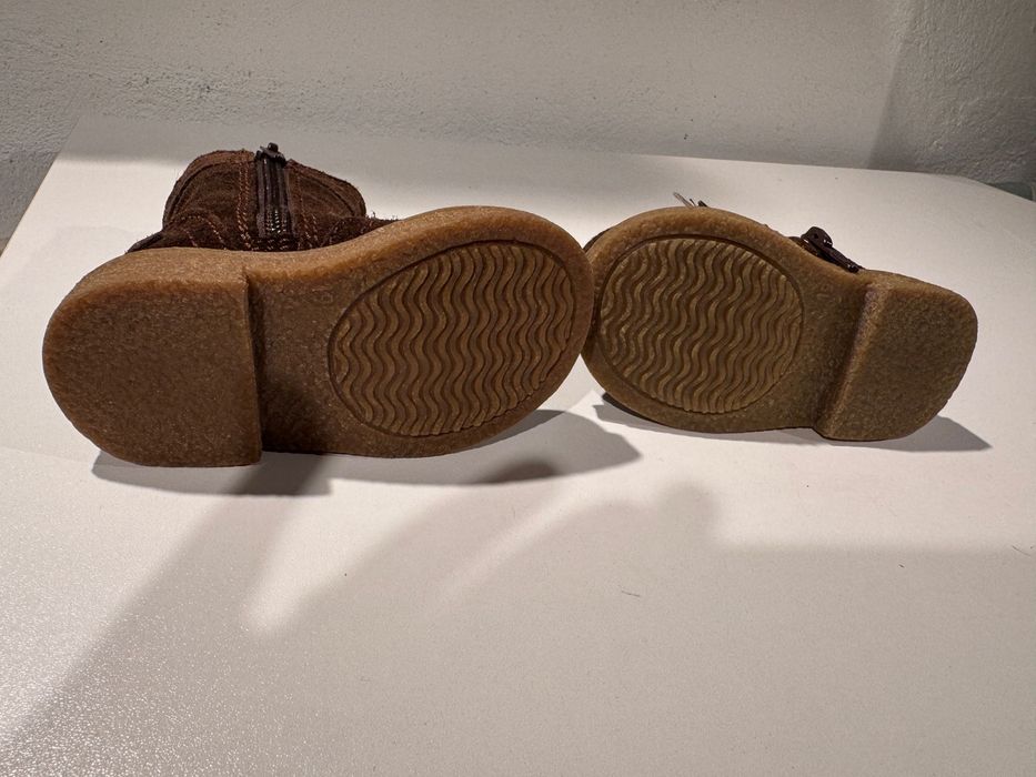 Vand ghete Zara marimea 19