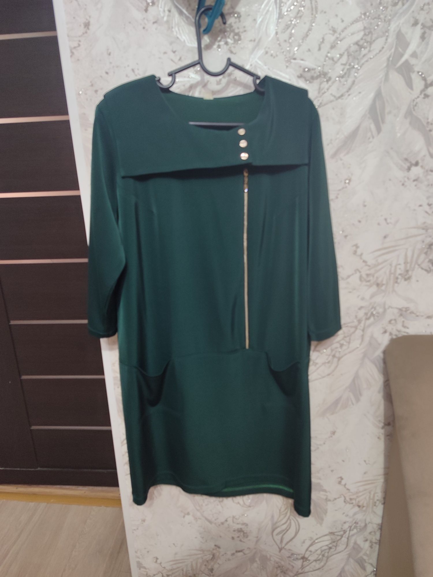 Продам платья 58 размера