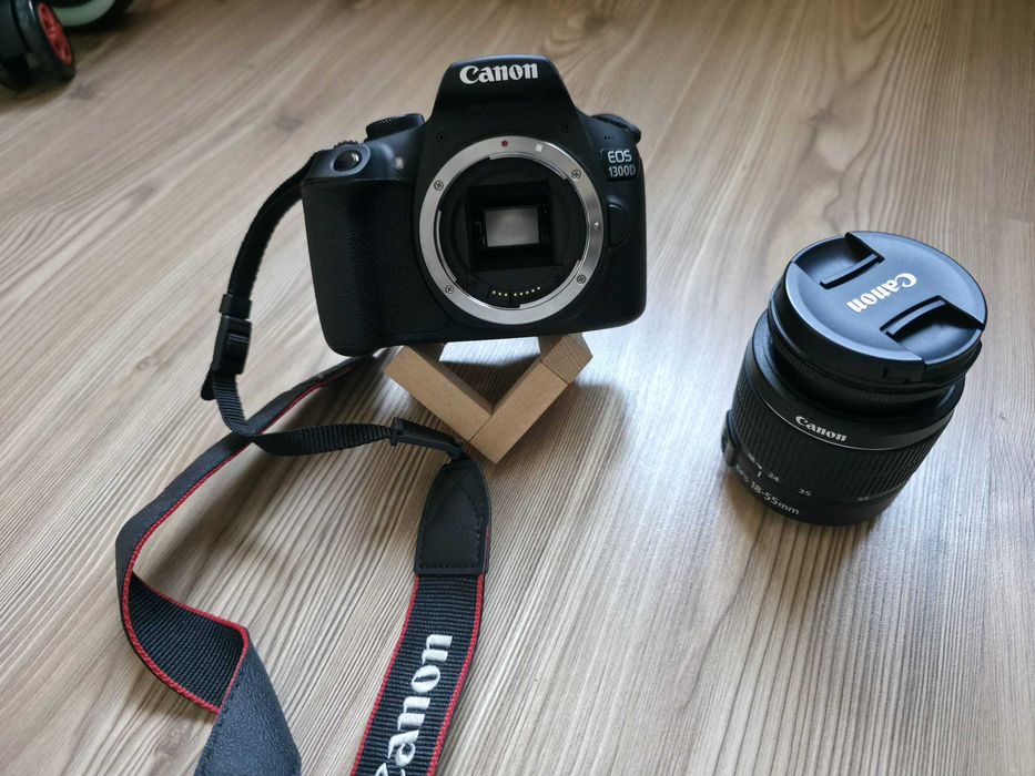 Aparat foto Canon EOS 1300D D-SLR