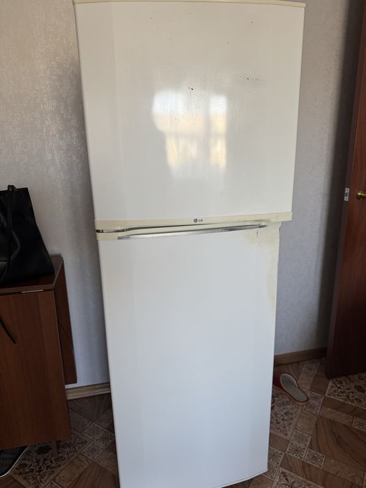 Продам холодильник б /у