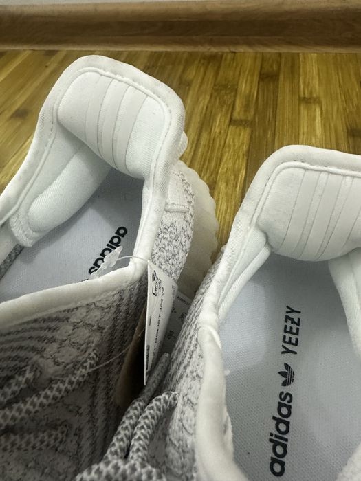 Yeezy 350 v2 noi 42