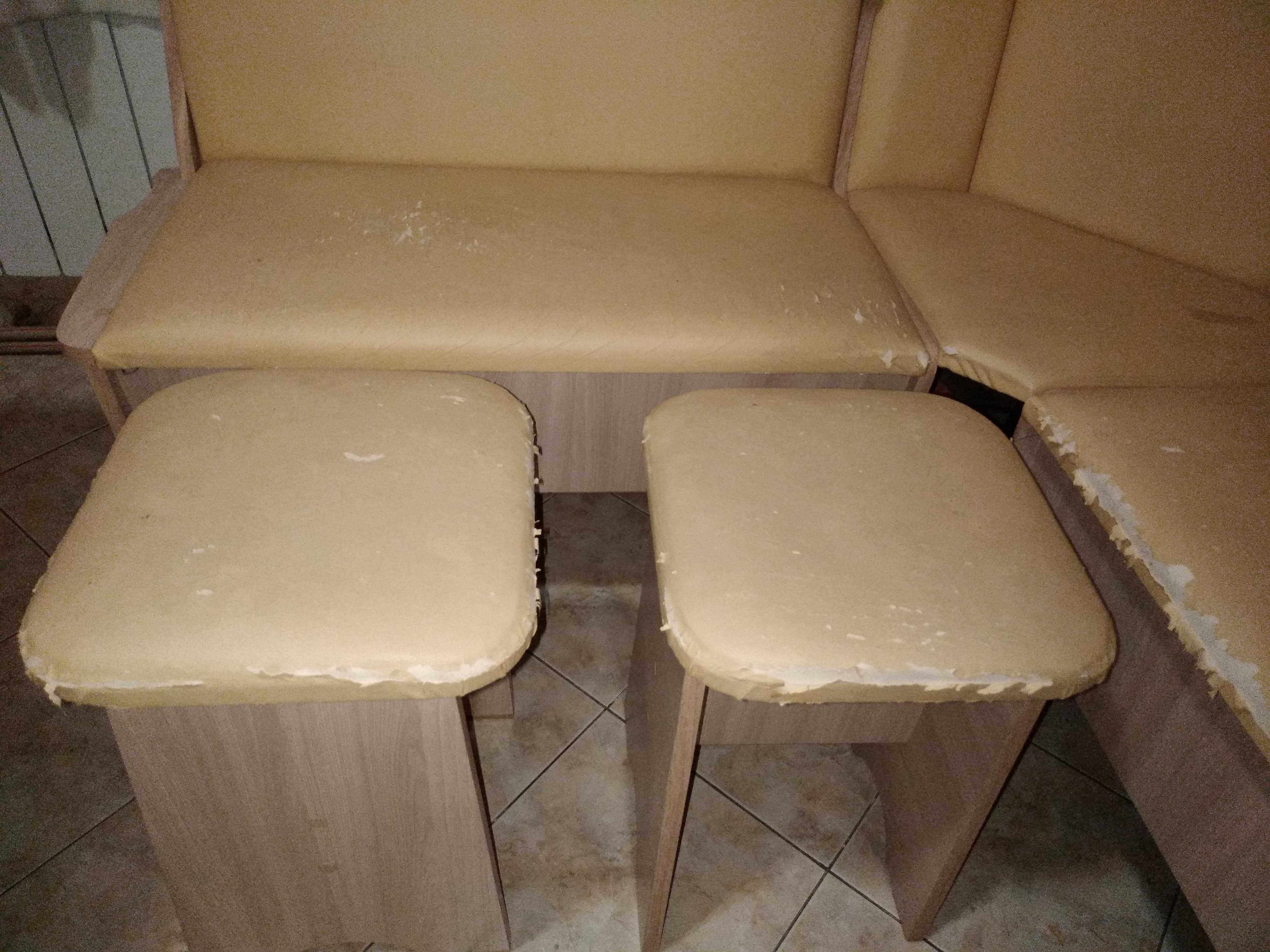 Продам б/у кухонный уголок + 2 табурета (ЛДСП) - самовывоз