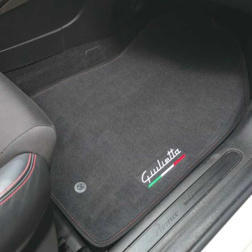 Стелки за Alfa Romeo Giulietta 2010 - 2020