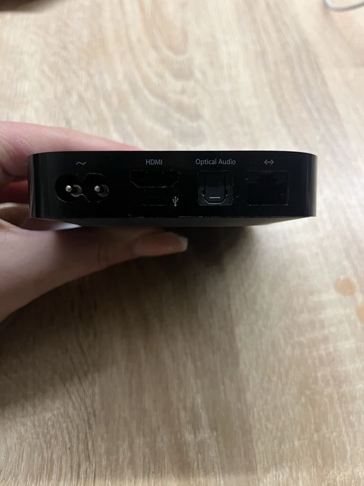 Apple Tv cu telecomandă