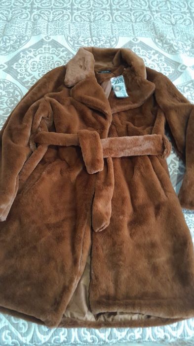 Шубка весенняя новая