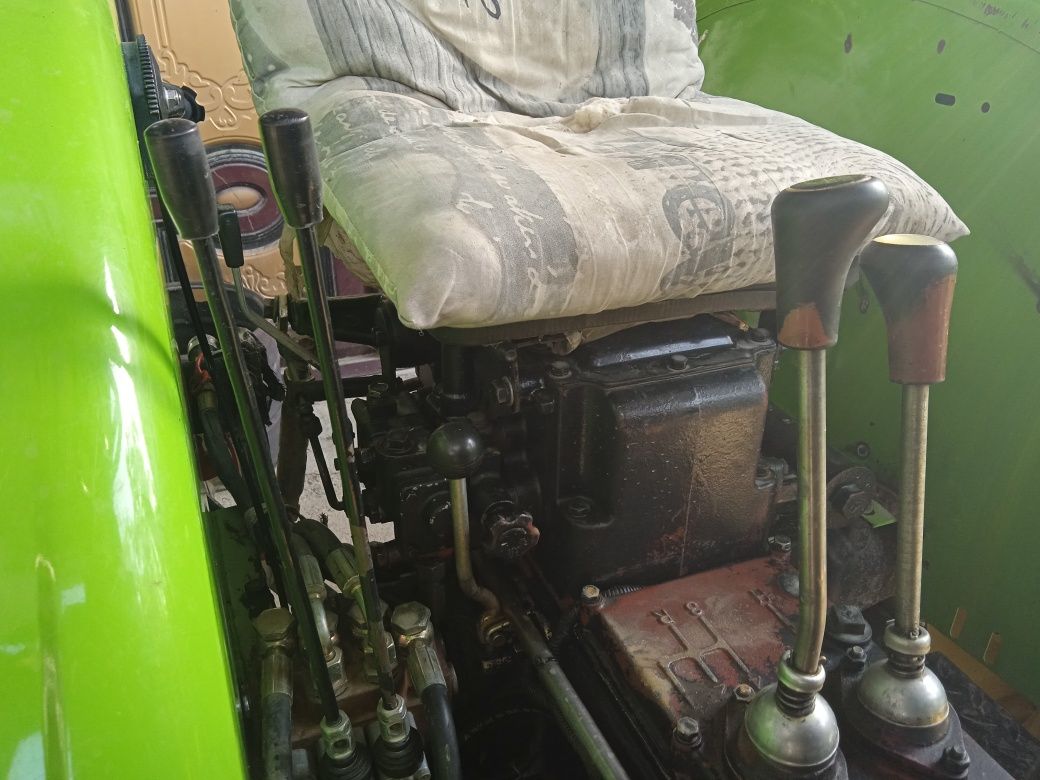 Mini traktor sotiladi bartovoy