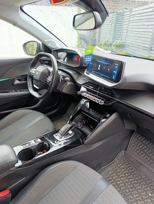 Urgent vând  Peugeot 208 an 2020 ideala oras