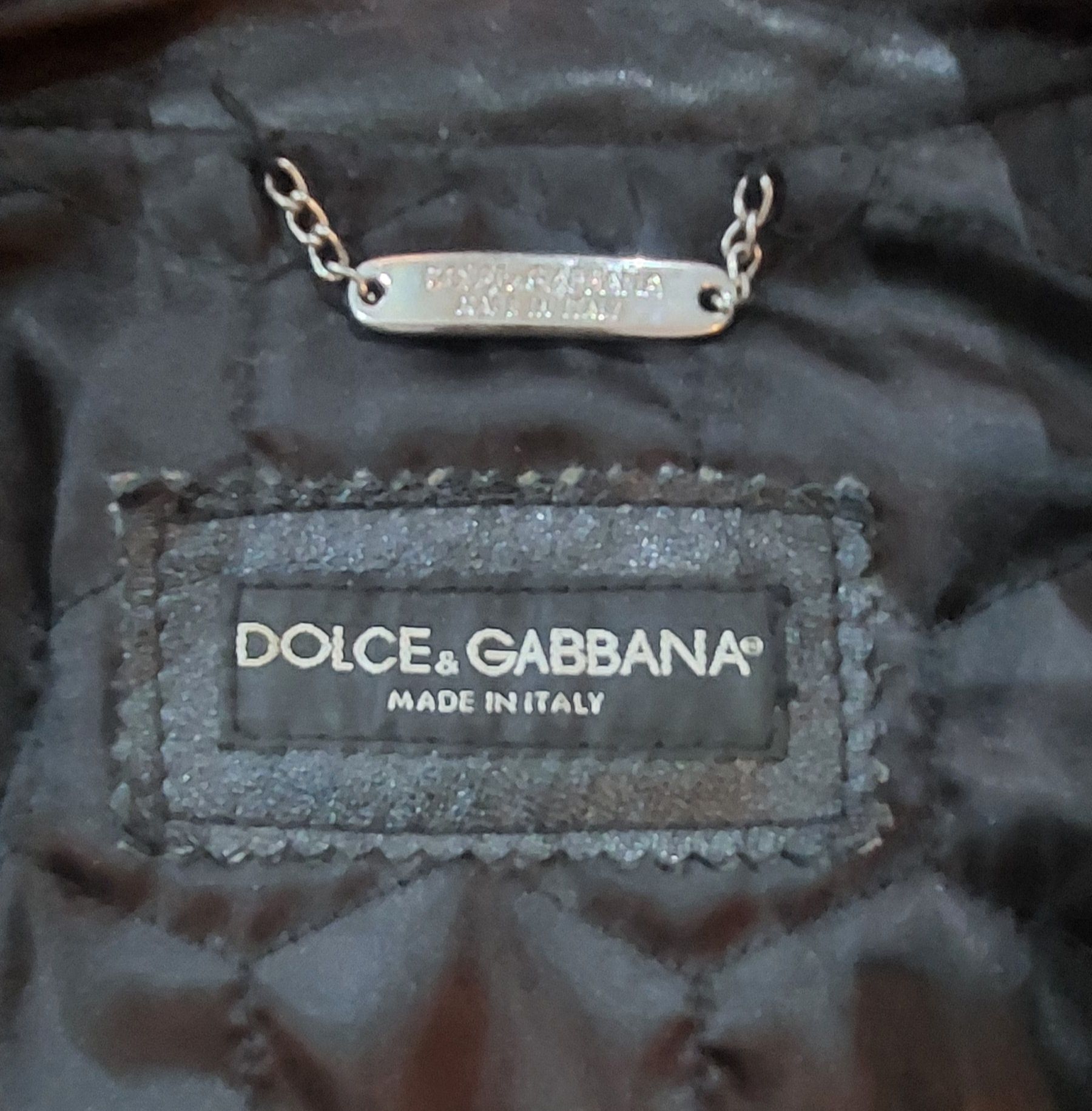Vând geaca piele naturala Dolce&Gabbana