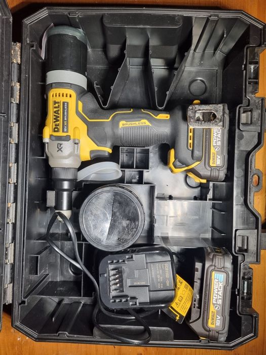 Pistol pop nituri dewalt dcf414 set cu 2 baterii tstak incarcator