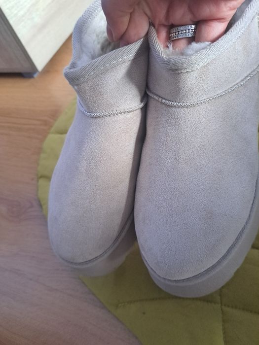 Дамски боти бежови